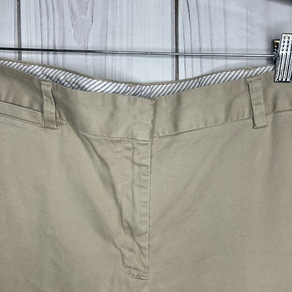 Lands' End Mid Rise Chino Shorts Women Sz 16W (39x11.5) Khaki Stretch Solid - Picture 2 of 7